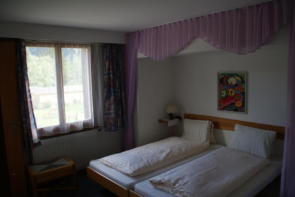 Hotel Pension Spycher Kandersteg Værelse billede